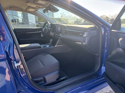 Used 2025 Toyota Camry LE image 21