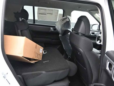 New 2026 Hyundai Santa Fe SE FWD image 12
