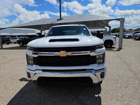 Used 2025 Chevrolet Silverado 2500 LT AWD/4WD image 3