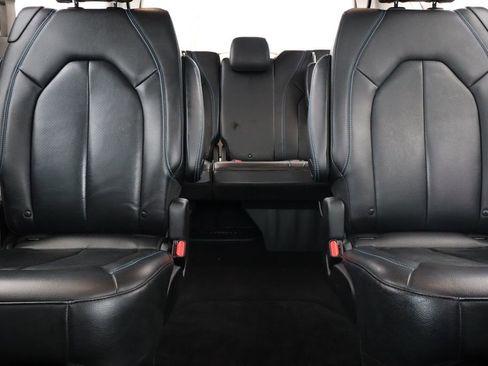 Used 2021 Chrysler Pacifica Touring-L w/ Uconnect Theater Family Group image 40