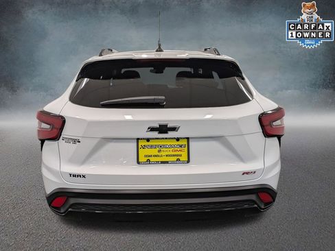 Used 2025 Chevrolet Trax RS w/ Sunroof Package image 5