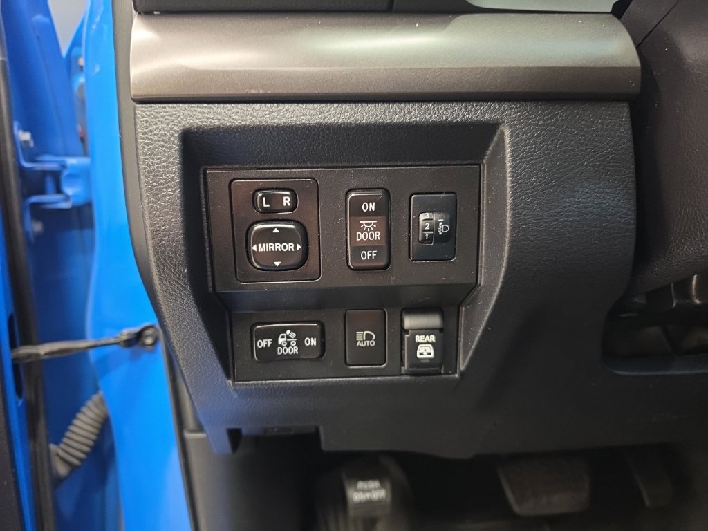 Used 2020 Toyota Tundra SR5 w/ SR5 Upgrade Package RWD image 39