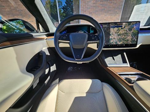 Used 2023 Tesla Model S AWD/4WD image 5