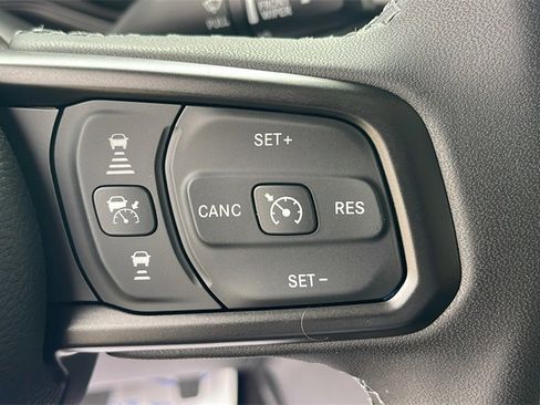 New 2025 Jeep Gladiator Sport image 21