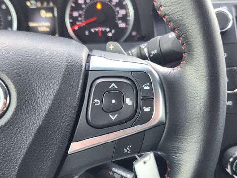 Used 2016 Toyota Camry SE image 29