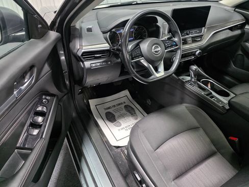 Used 2023 Nissan Altima 2.5 SV w/ SV Premium Package AWD/4WD image 6