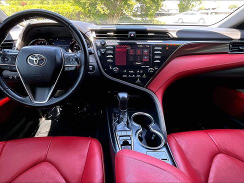 Used 2019 Toyota Camry XSE FWD image 14