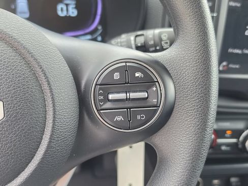 Certified 2025 Kia Soul LX w/ LX Technology Package FWD image 20
