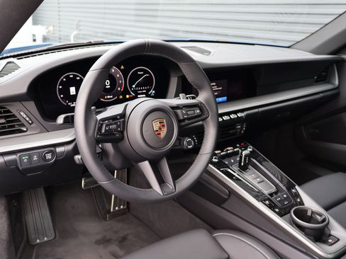 Certified 2025 Porsche 911 Carrera image 4