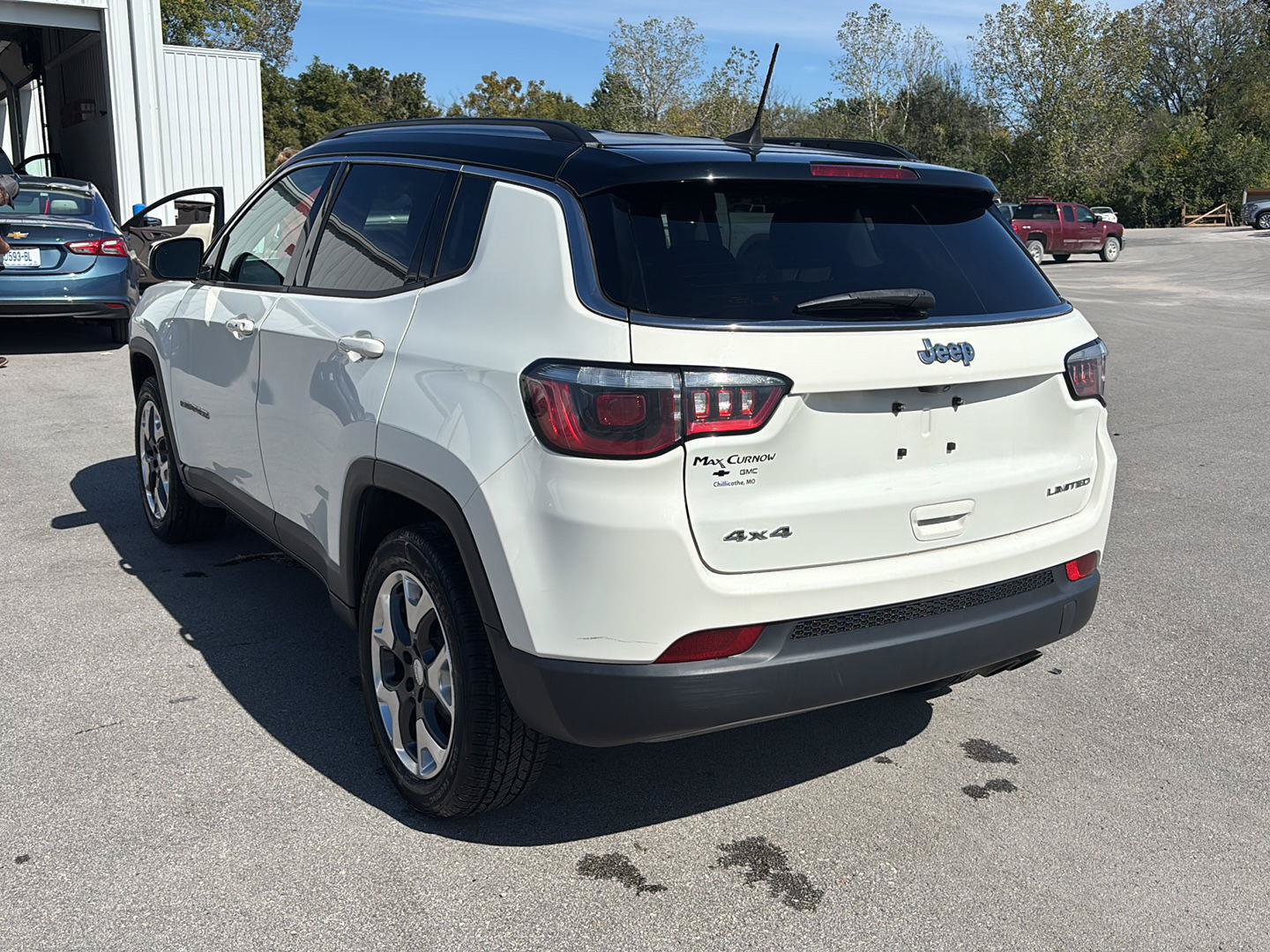 Used 2018 Jeep Compass Limited AWD/4WD image 3