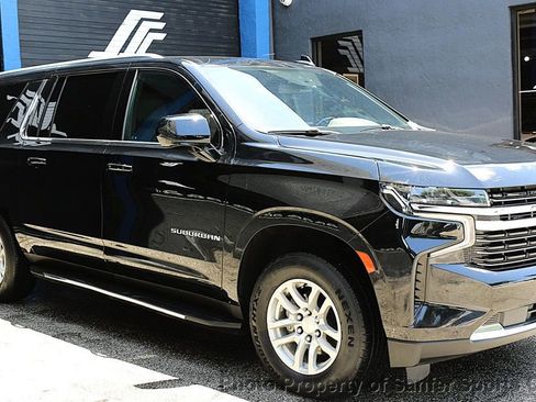 Used 2022 Chevrolet Suburban LT AWD/4WD image 3