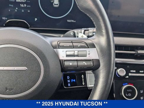 Used 2025 Hyundai Tucson Limited AWD/4WD image 22