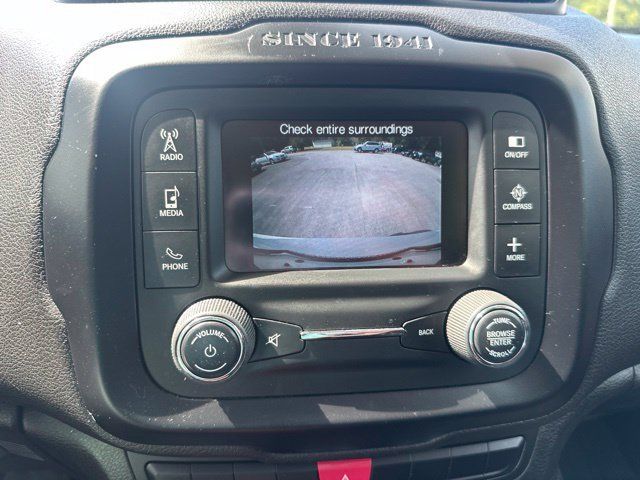 Used 2015 Jeep Renegade Trailhawk AWD/4WD image 17