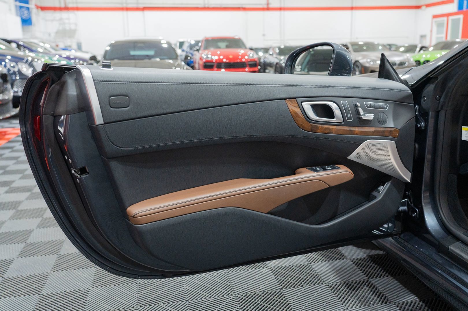 Used 2013 Mercedes-Benz SL 550 image 15