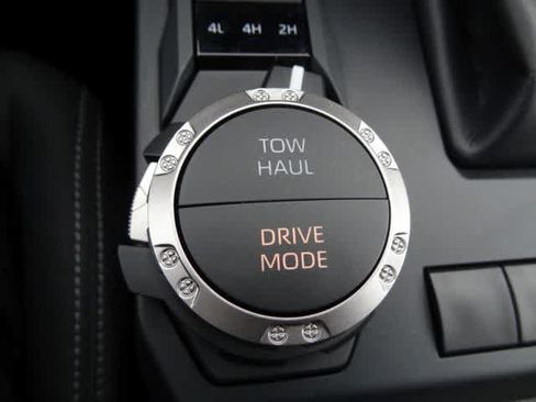 Used 2025 Toyota Tacoma TRD Sport AWD/4WD image 28