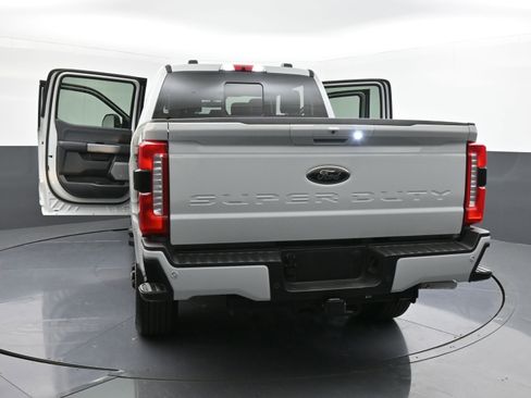 Used 2025 Ford F250 Lariat w/ Black Appearance Package image 41