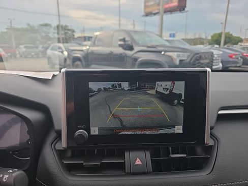 Used 2025 Toyota RAV4 LE AWD/4WD image 18