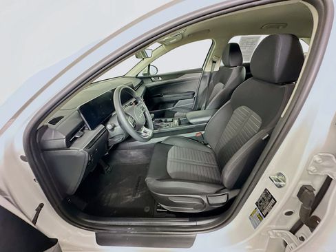 Used 2025 Kia K5 LXS image 13