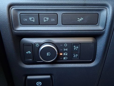 Certified 2022 Ford F150 XLT w/ Equipment Group 302A High image 25