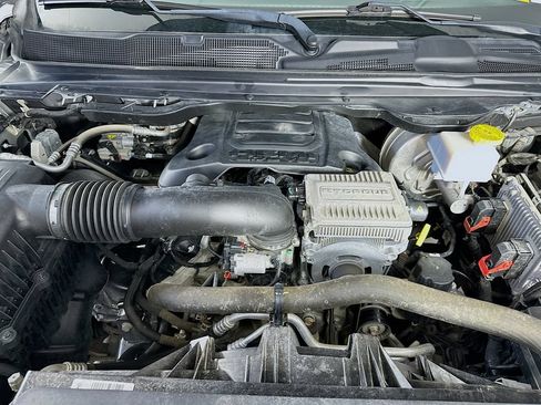 Used 2022 RAM 1500 Laramie AWD/4WD image 32