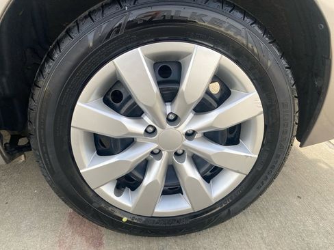 Used 2014 Toyota Corolla LE image 26