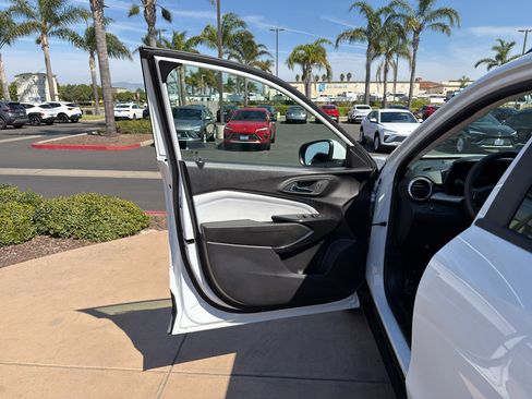 Used 2024 Chevrolet Trax LT image 11