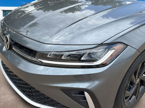New 2026 Volkswagen Jetta SE FWD image 24
