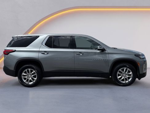 Used 2023 Chevrolet Traverse LS w/ Safety Package FWD image 2
