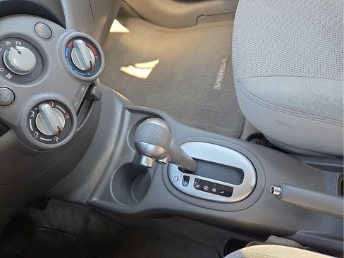 Used 2014 Nissan Versa FWD image 25