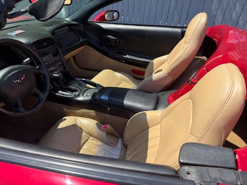 Used 2001 Chevrolet Corvette Convertible w/ Preferred Equipment Group2 RWD image 6