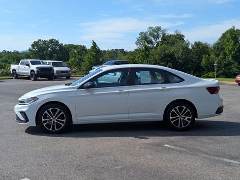 Used 2026 Volkswagen Jetta Sport FWD image 6