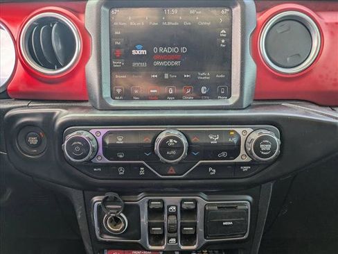 Used 2020 Jeep Gladiator Rubicon AWD/4WD image 12