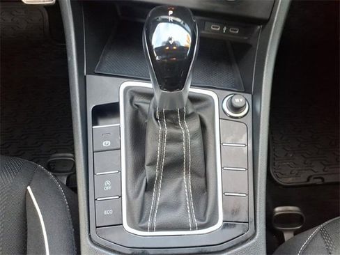 Used 2024 Volkswagen Jetta Sport image 15