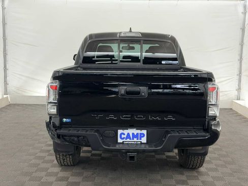 Used 2016 Toyota Tacoma TRD Sport image 5