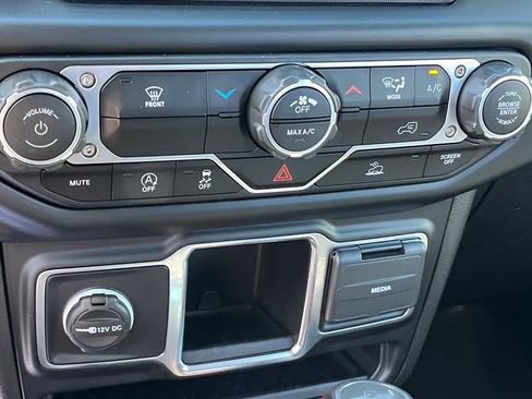 Used 2023 Jeep Wrangler Sport AWD/4WD image 19
