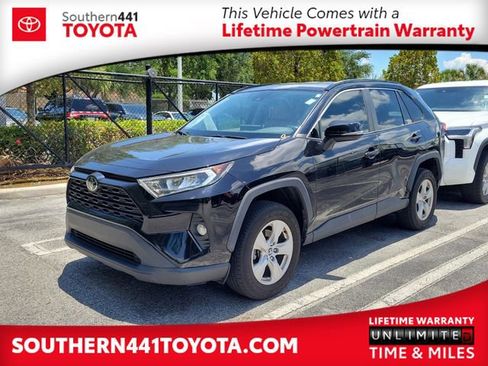 Used 2021 Toyota RAV4 XLE FWD image 1