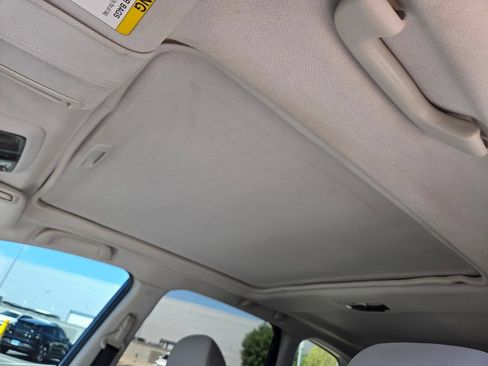 Used 2017 Subaru Forester 2.5i Premium AWD/4WD image 13