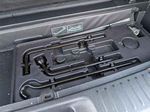 Used 2017 Toyota Highlander Limited image 34