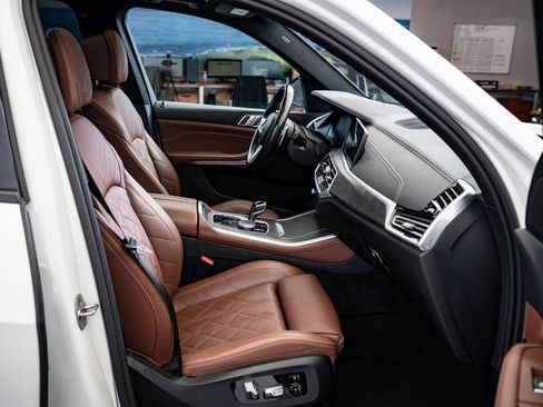 Used 2023 BMW X5 xDrive40i w/ M Sport Package image 24