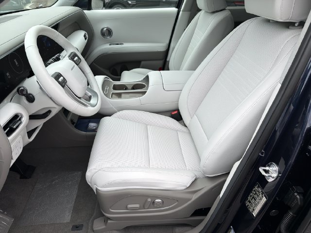 New 2027 Hyundai Palisade Limited FWD image 11