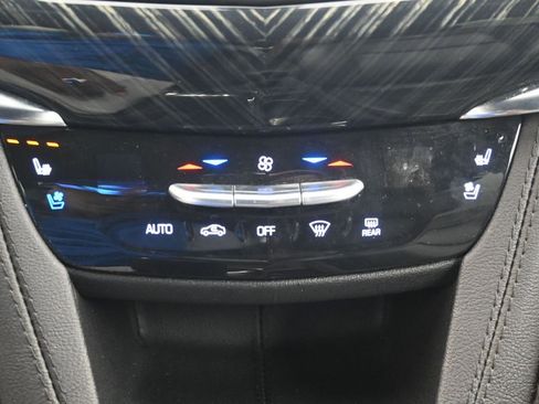 Used 2023 Cadillac XT6 Premium Luxury image 17