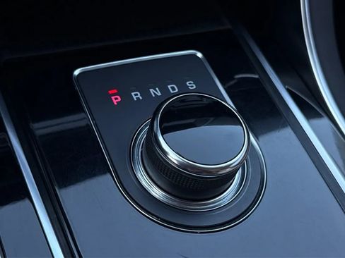 Used 2019 Jaguar XE Premium RWD image 35