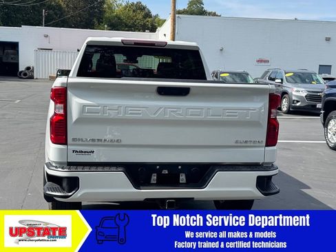 Used 2023 Chevrolet Silverado 1500 Custom image 5