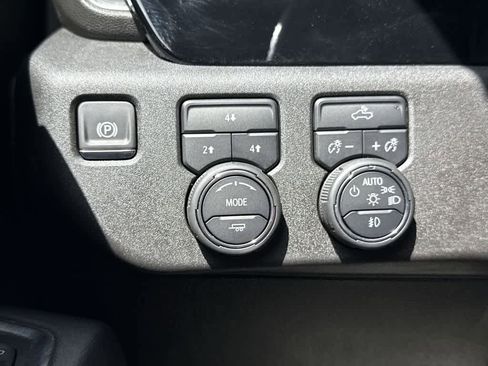 Used 2025 Chevrolet Silverado 2500 LT w/ Convenience Package AWD/4WD image 17