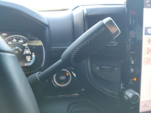 Used 2025 RAM 3500 Limited image 21