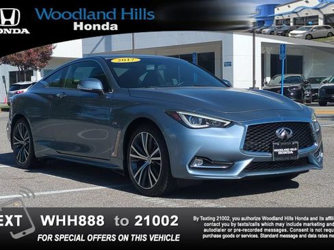 Used 2017 INFINITI Q60 2.0t w/ Moonroof Package RWD image 3
