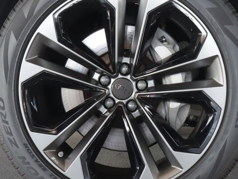 New 2026 Audi Q7 3.0T Premium Plus image 7