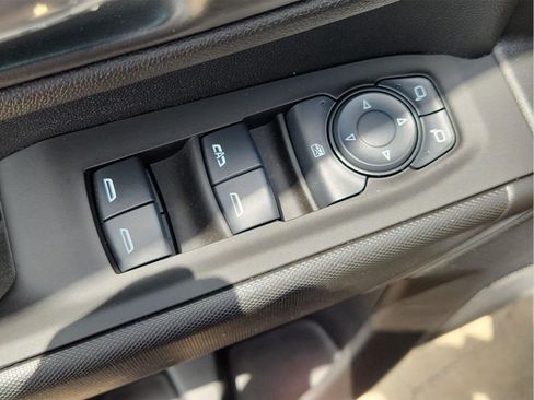 Used 2025 Chevrolet Silverado 1500 Custom RWD image 8