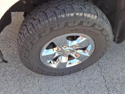 Used 2018 RAM 1500 Classic SLT image 6