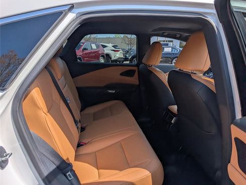 Used 2024 Lexus RX 350 w/ Convenience Package image 12